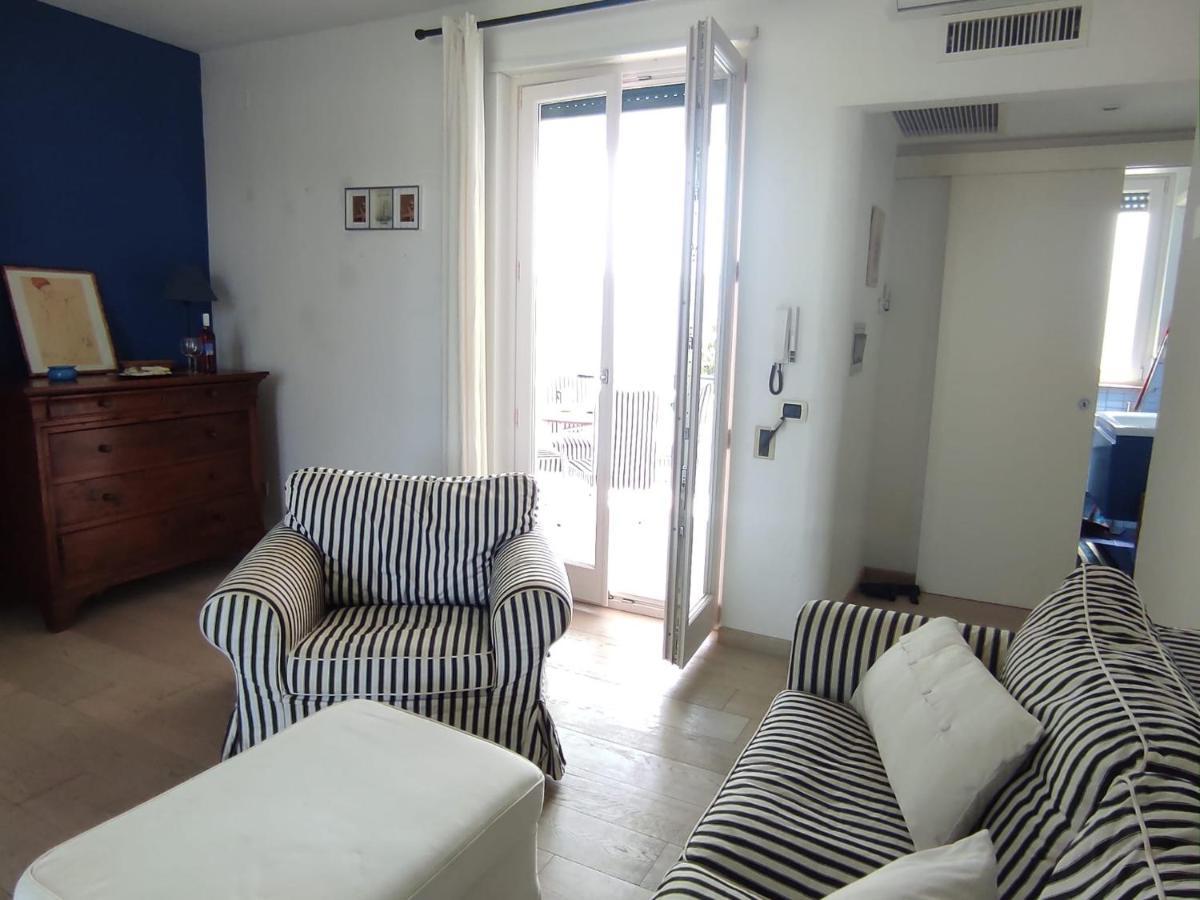 Grazioso Appartamento Vicino Al Mare San Cataldo  Buitenkant foto